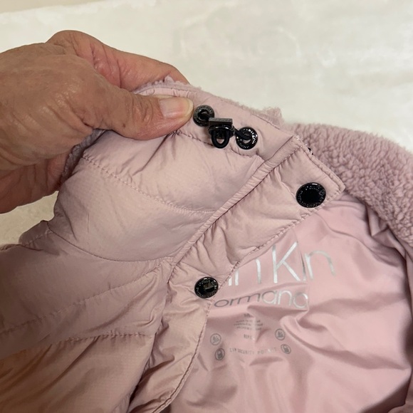 Calvin Klein Performance Light Pink Quilted Vest - Picture 10 of 12